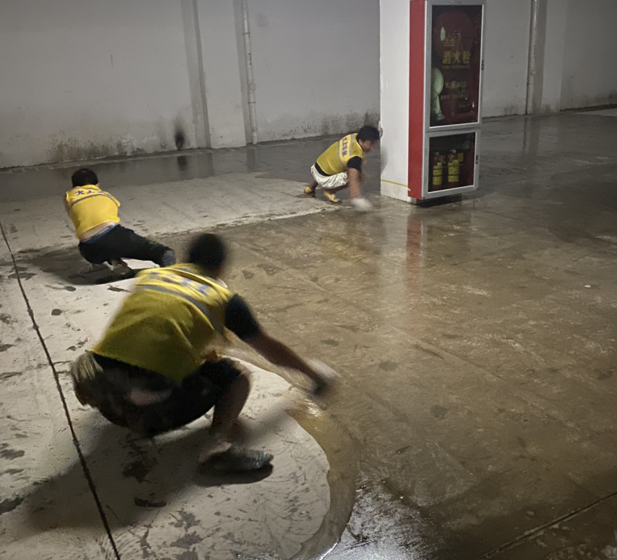 深圳鹽田外國語學校環(huán)氧耐磨防滑防噪地坪漆施工
