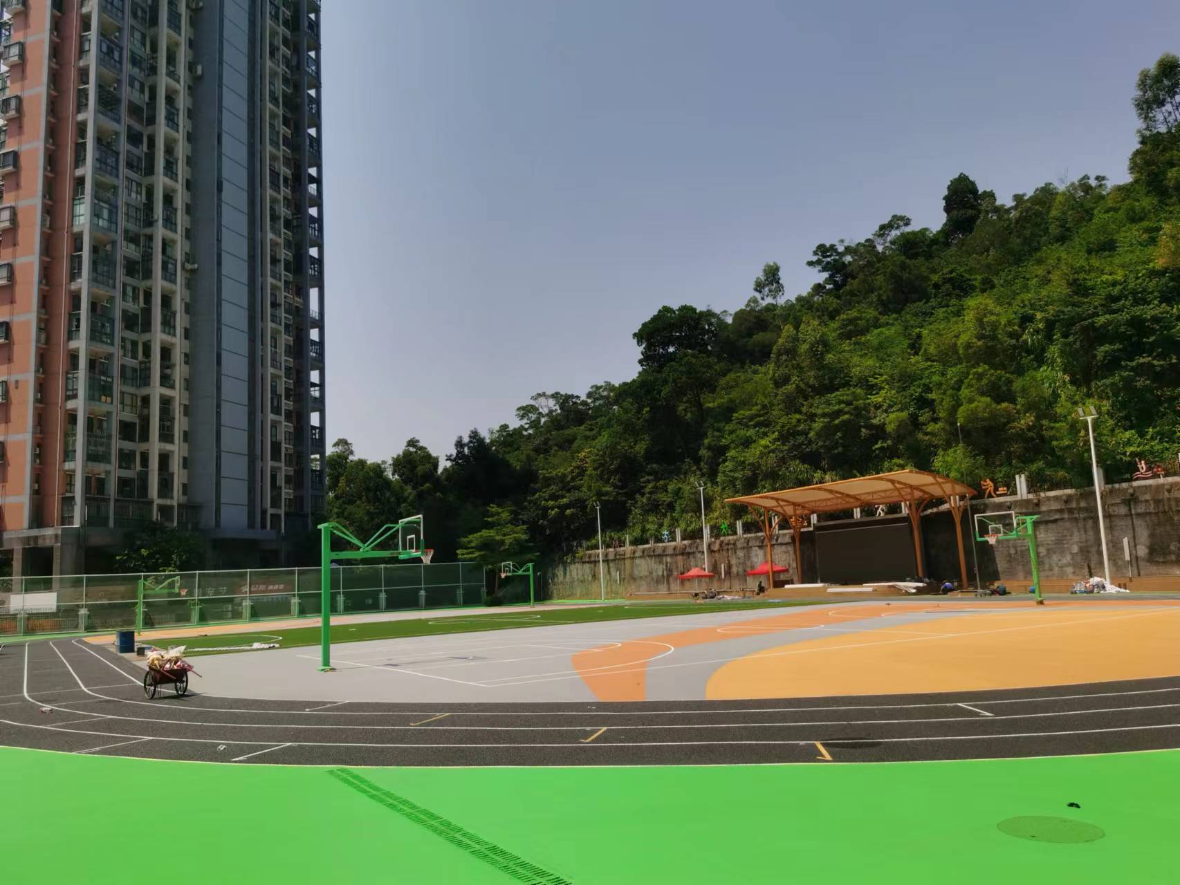 深圳市仙桐小學(xué)運(yùn)動(dòng)場施工